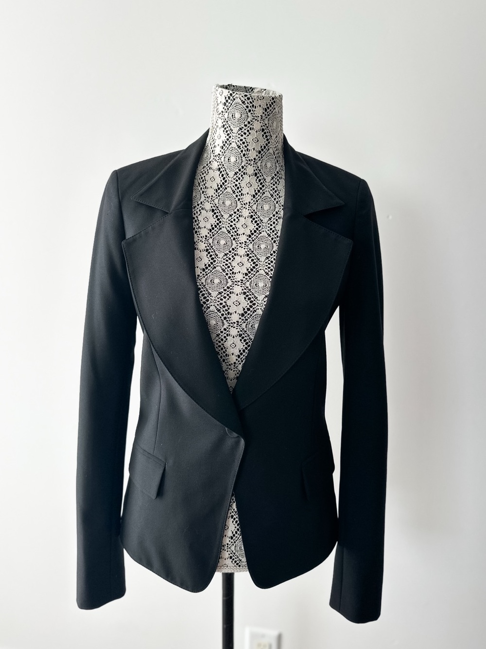 Balenciaga Paris Italy Black Peak Lapel Tailored Blazer Jacket FR 38 US 6